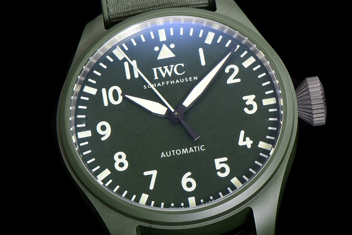 Big Pilot’s Watch 43 IW329802 Top Gun Edition Woodland on Camo Strap